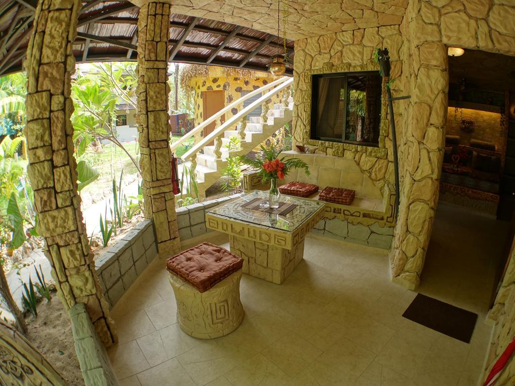 Takatuka Beach Resort Sipalay Buitenkant foto