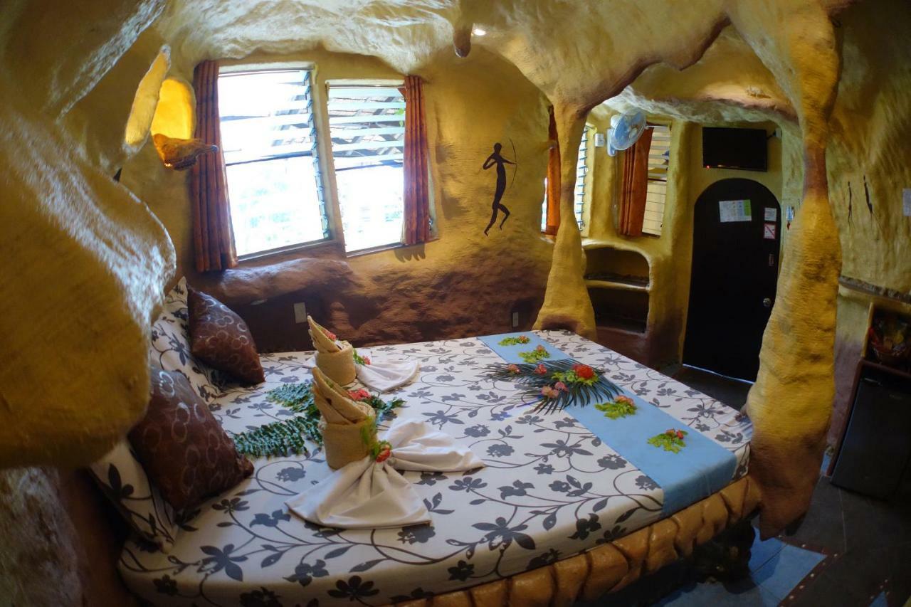 Takatuka Beach Resort Sipalay Buitenkant foto