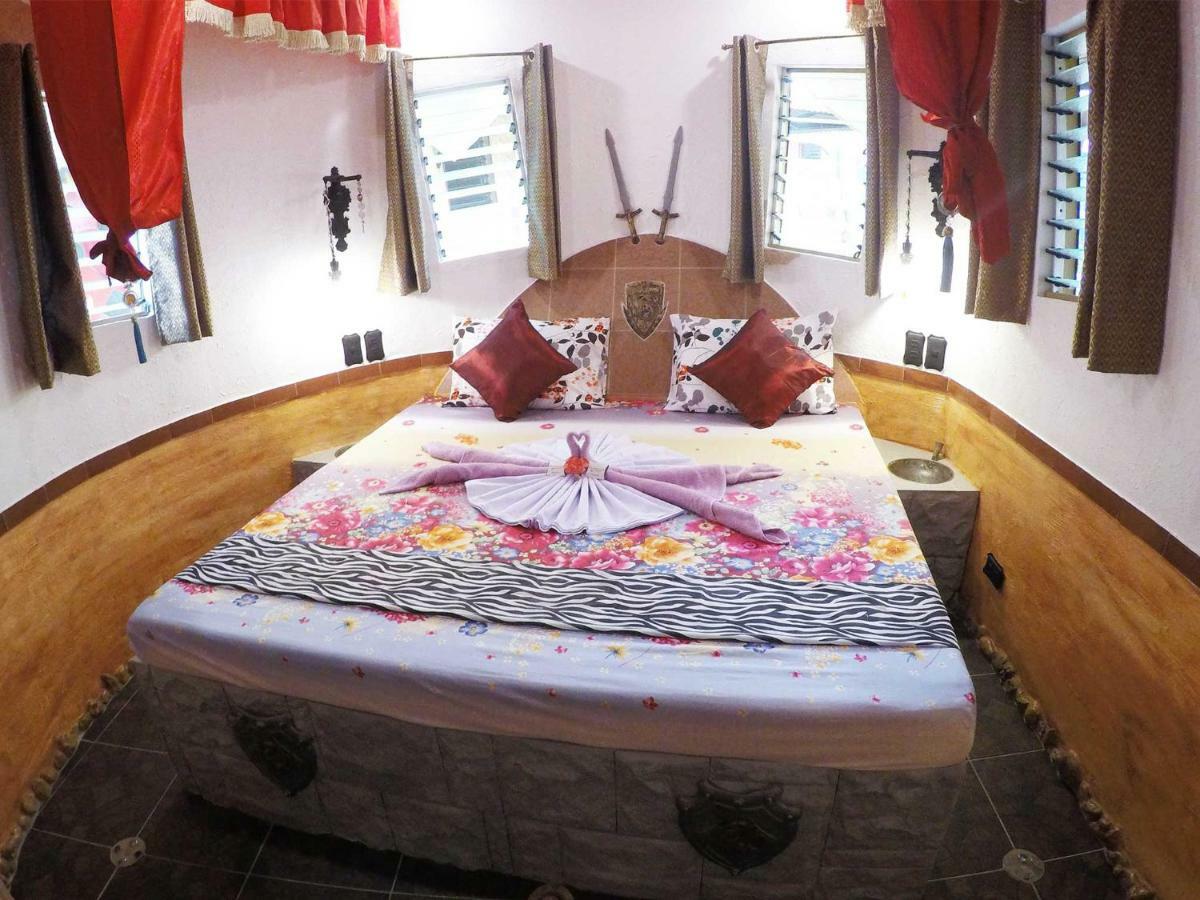 Takatuka Beach Resort Sipalay Buitenkant foto